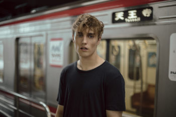 Check Out Sam Fender’s Cover Of 1970’s ‘Winter Song’