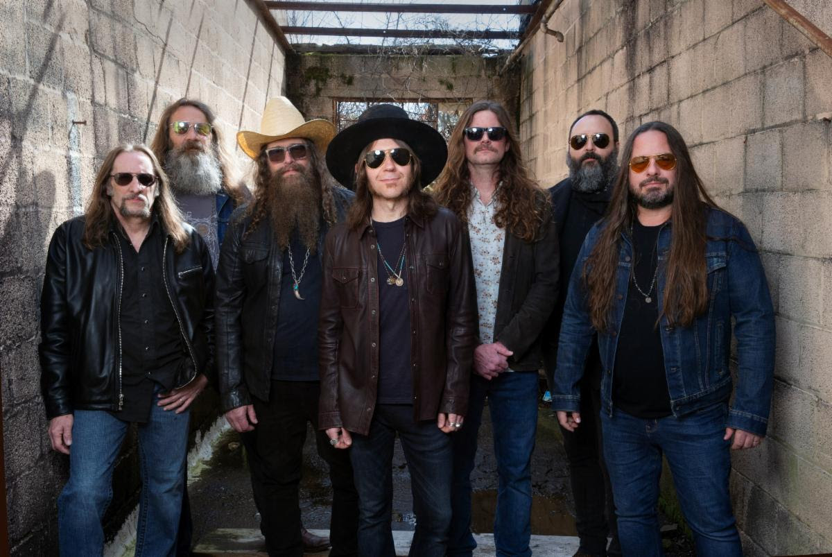 Blackberry Smoke Unveil Video For ‘All Rise Again’, Featuring Special Guest, Warren Haynes Of Gov’t Mule